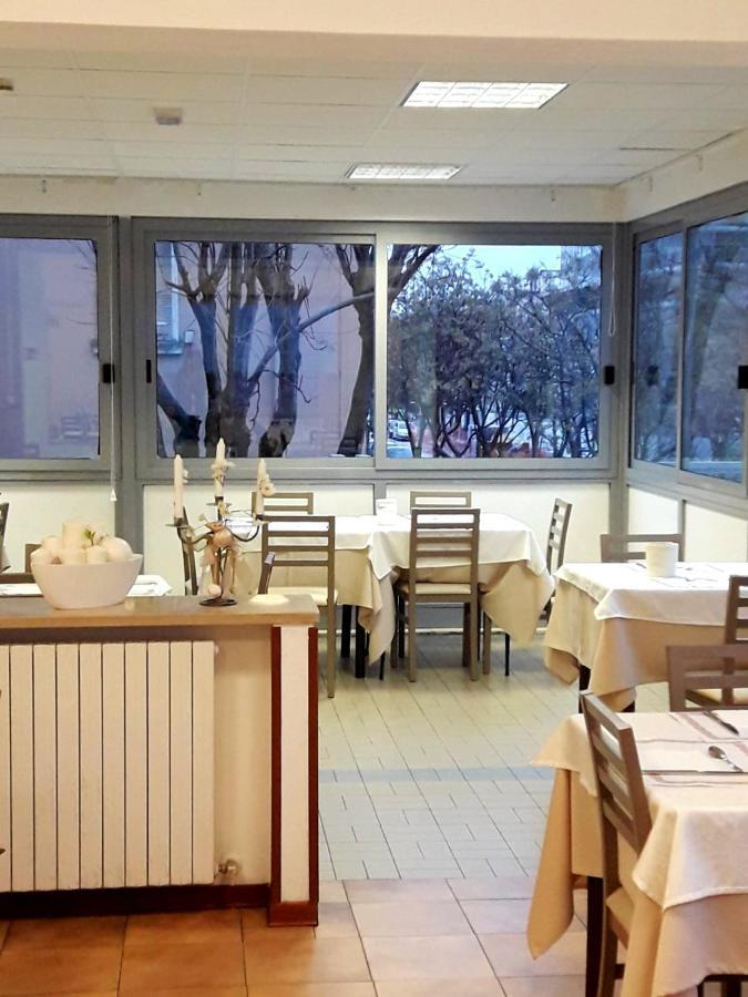 Hotel Caesar 페자로 외부 사진