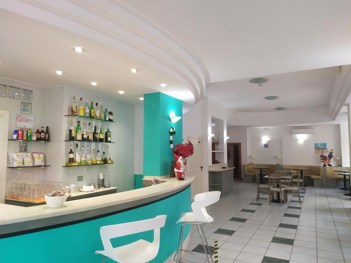 Hotel Caesar 페자로 외부 사진