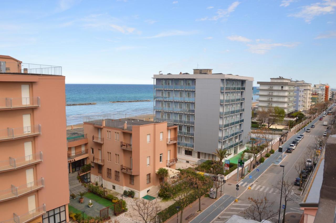 Hotel Caesar 페자로 외부 사진
