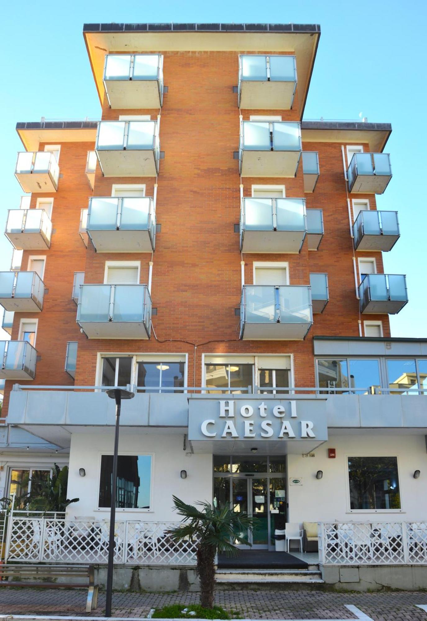 Hotel Caesar 페자로 외부 사진