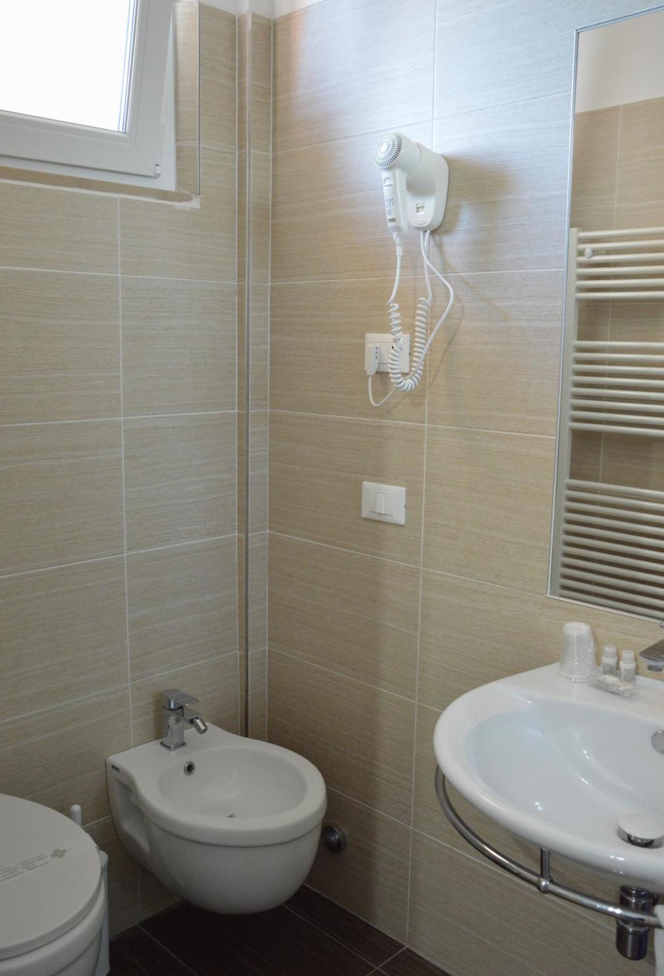 Hotel Caesar 페자로 외부 사진