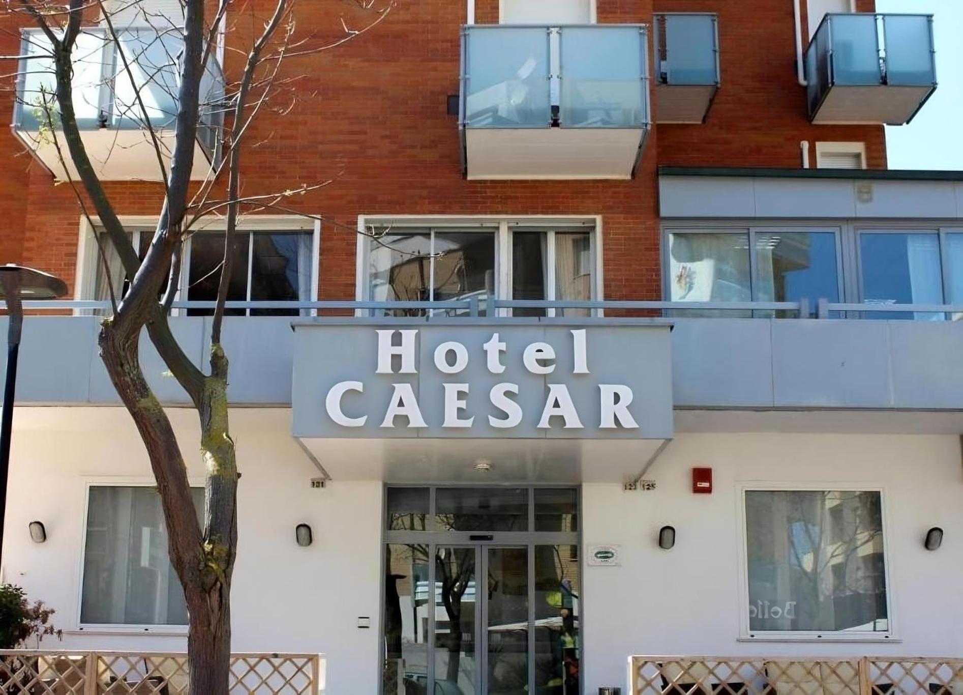 Hotel Caesar 페자로 외부 사진