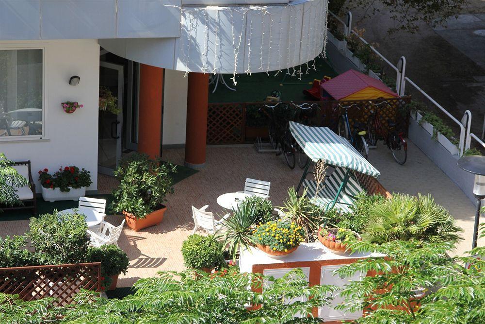 Hotel Caesar 페자로 외부 사진