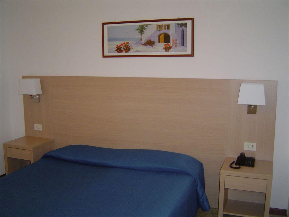 Hotel Caesar 페자로 외부 사진