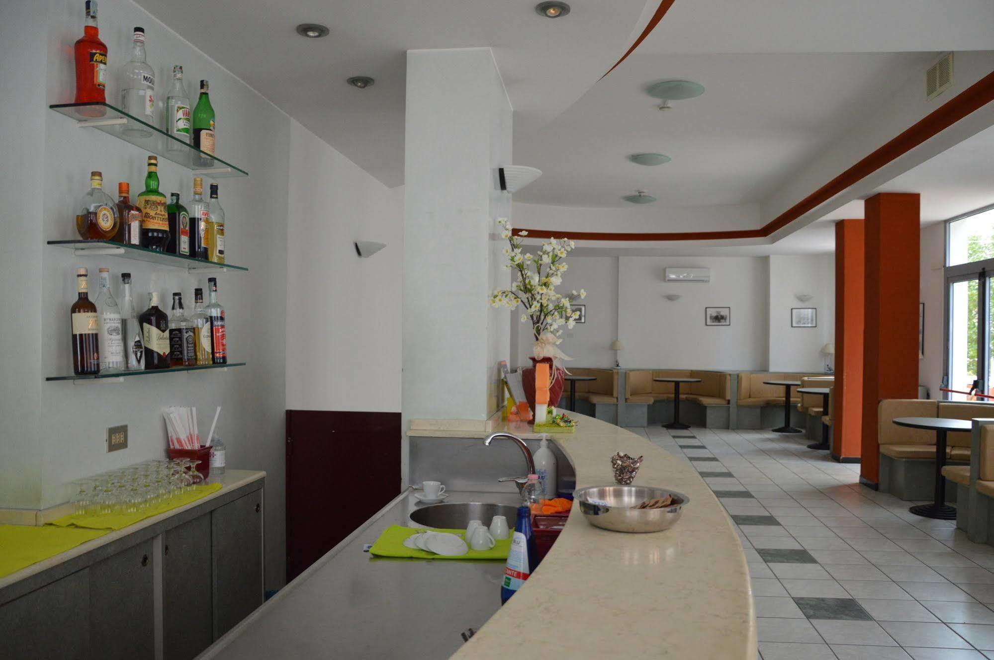 Hotel Caesar 페자로 외부 사진